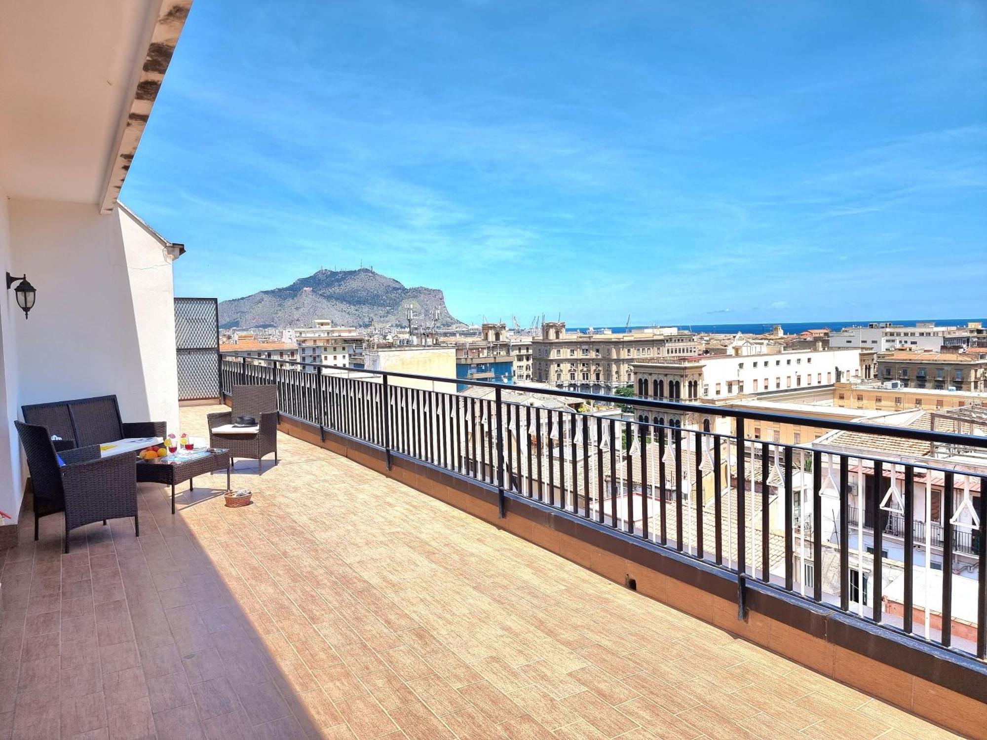 Panorama By Holiday World Pensión Palermo