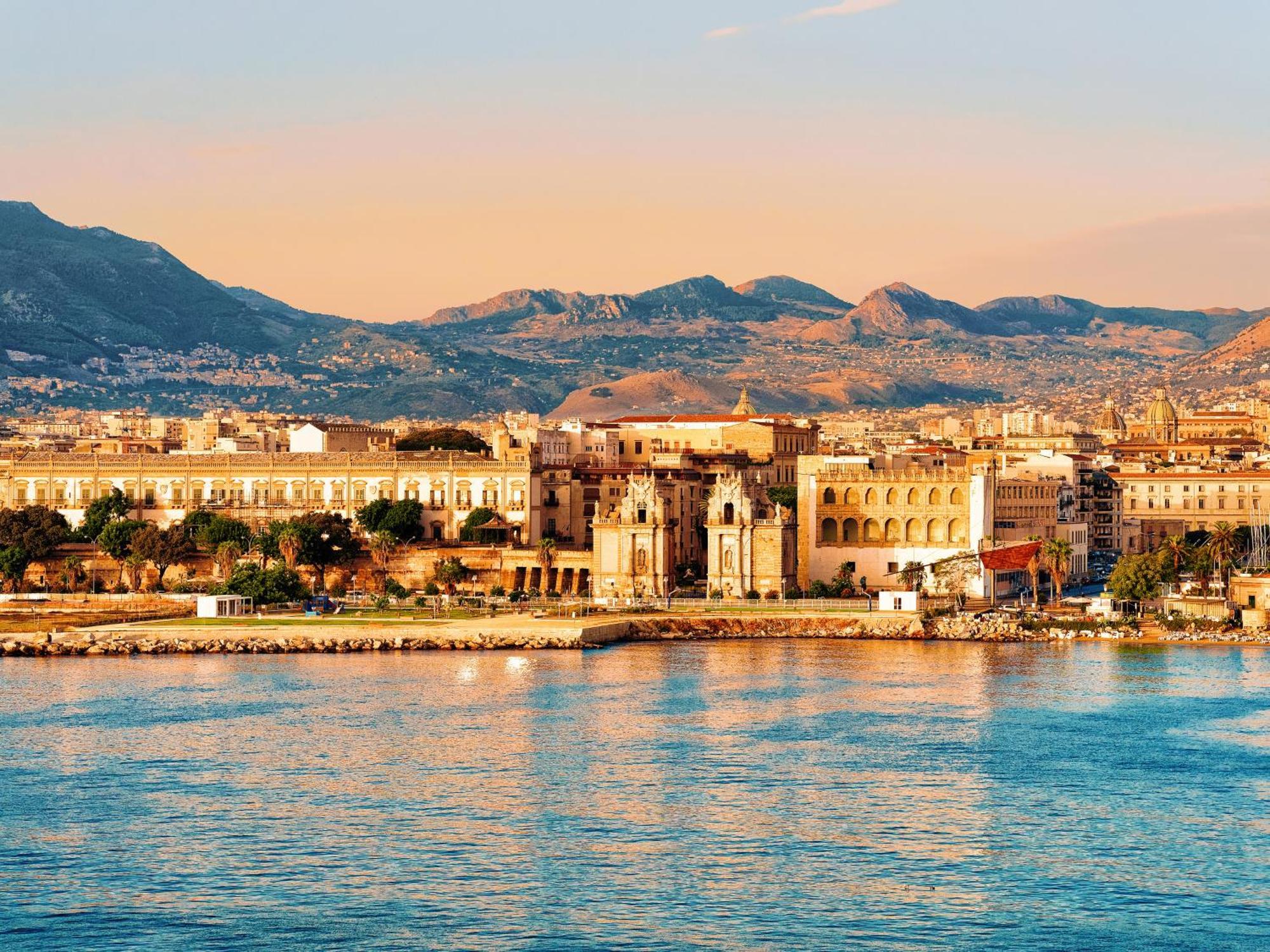 Panorama By Holiday World Pensión Palermo
